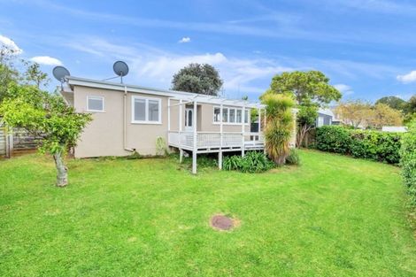 Photo of property in 2/64 Browns Bay Road, Rothesay Bay, Auckland, 0630