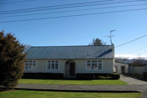 Photo of property in 2 Mckenzie Terrace, Carterton, 5713