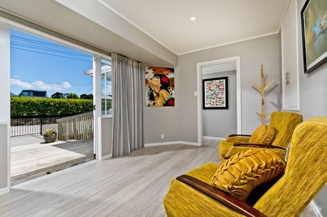 Photo of property in 11 Blacks Road, Greenhithe, Auckland, 0632