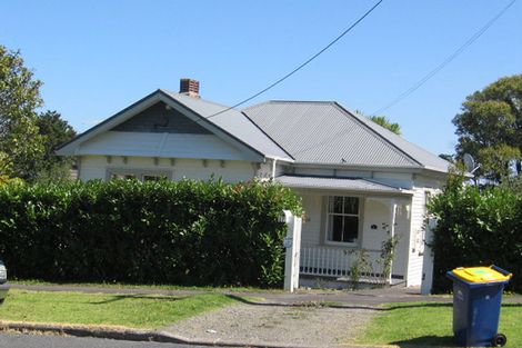 Photo of property in 11 Balmain Road, Birkenhead, Auckland, 0626