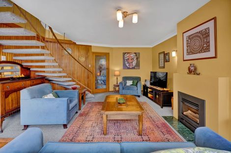 Photo of property in 8 Longview Drive, Merrilands, New Plymouth, 4312