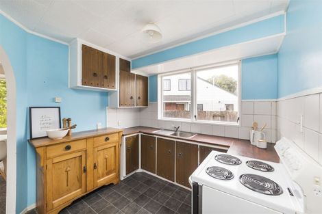 Photo of property in 52 Acacia Street, Kelvin Grove, Palmerston North, 4414