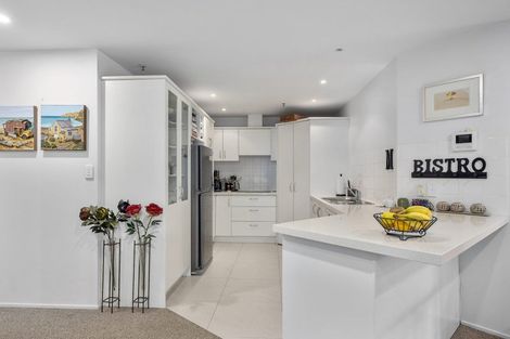 Photo of property in 1c/175 Hurstmere Road, Takapuna, Auckland, 0622