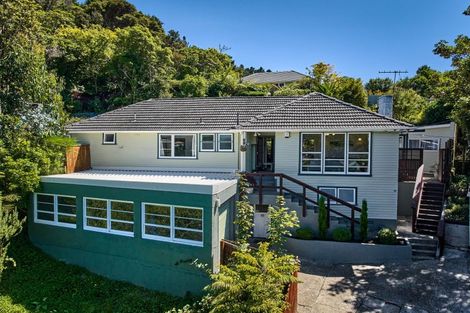 Photo of property in 22 Rintoul Grove, Stokes Valley, Lower Hutt, 5019