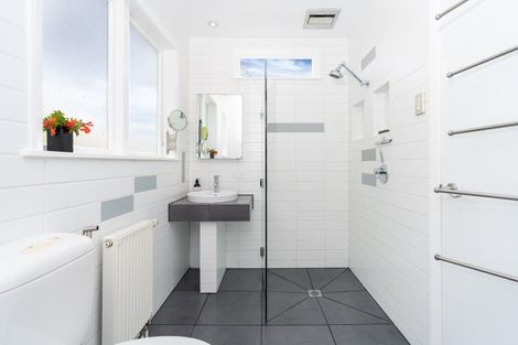 Photo of property in 38 Sidlaw Street, Strathmore Park, Wellington, 6022