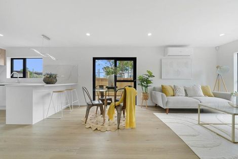 Photo of property in 14b Friesian Drive, Mangere, Auckland, 2022