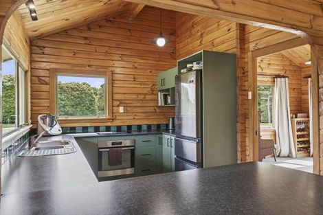 Photo of property in 280 Corbett Road, Paraite, New Plymouth, 4373