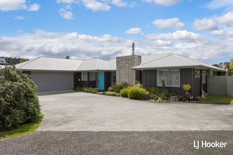 Photo of property in 17 Browns Drive, Waihi Beach, 3611