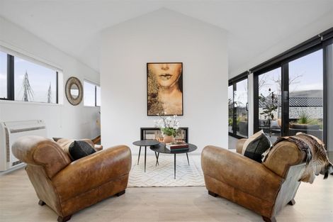 Photo of property in 7 Kinross Lane, Jacks Point, Queenstown, 9371