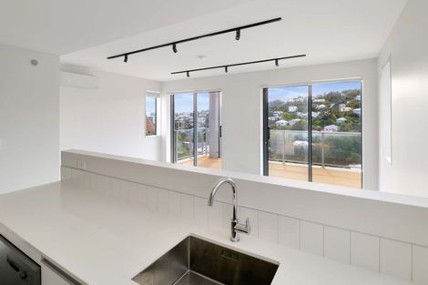 Photo of property in 3/67 Tiketike Way, Brooklyn, Wellington, 6021