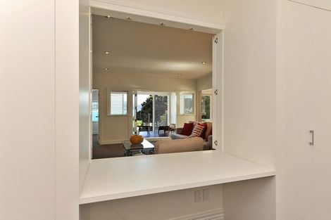 Photo of property in 2b Wilkinson Street, Oriental Bay, Wellington, 6011