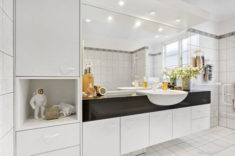 Photo of property in 2 Maida Vale Road, Roseneath, Wellington, 6011