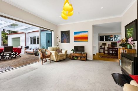 Photo of property in 4 Price Street, Westown, New Plymouth, 4310