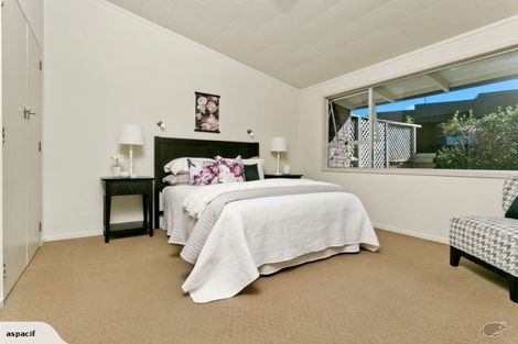 Photo of property in 1/15 Omana Road, Milford, Auckland, 0620