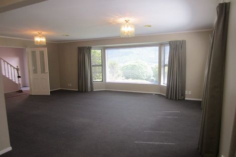 Photo of property in 99 Woodman Drive, Tawa, Wellington, 5028