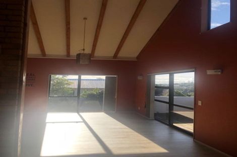 Photo of property in 43 Greenvalley Rise, Glenfield, Auckland, 0629