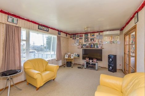 Photo of property in 12 Mersey Street, Levin, 5510