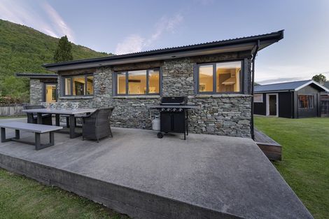 Photo of property in 6 Boundary Street, Arrowtown, 9302