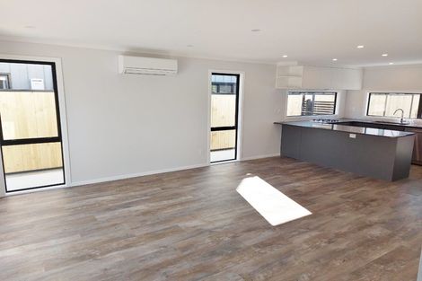 Photo of property in 10 Raeble Walkington Lane, Wallaceville, Upper Hutt, 5018