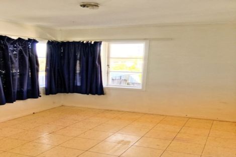 Photo of property in 1 Keru Place, Te Atatu South, Auckland, 0610