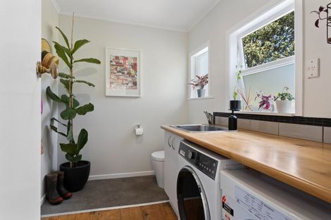 Photo of property in 11 Golf Road, Whitianga, 3591