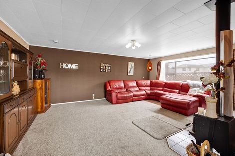 Photo of property in 5 Green Lane, Hawera, 4610