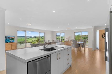 Photo of property in 24 Karakanui Road, Tinopai, Matakohe, 0593