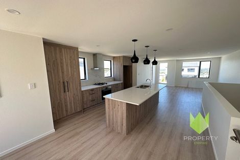 Photo of property in 20b Crestview Rise, Papakura, 2110