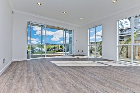 Photo of property in 10 Seafort Lane, Silverdale, 0932