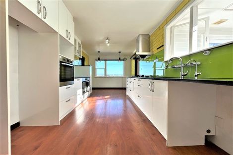Photo of property in 2/24 Holbrook Street, Blockhouse Bay, Auckland, 0600