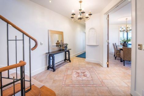 Photo of property in 2 Old Lake Road, Narrow Neck, Auckland, 0624