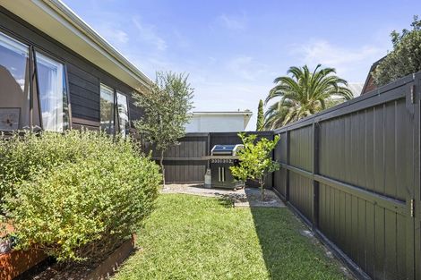 Photo of property in 1/1 Evan Street, Belmont, Auckland, 0622