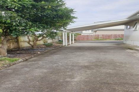 Photo of property in 73 Cascades Road, Pakuranga Heights, Auckland, 2010