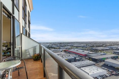 Photo of property in The Rennaissance, 16e/18 Ronwood Avenue, Manukau, Auckland, 2104