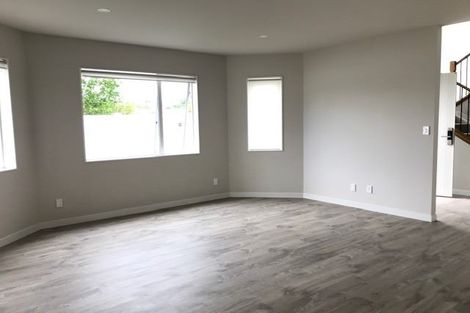 Photo of property in 1a Harrowglen Drive, Northcross, Auckland, 0632