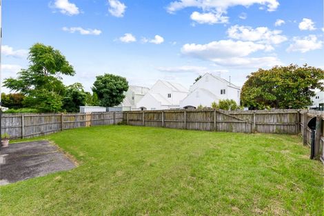 Photo of property in 10 Blumhardt Place, Avondale, Auckland, 1026
