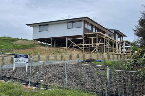 Photo of property in 77 Stratford Drive, Cable Bay, 0420