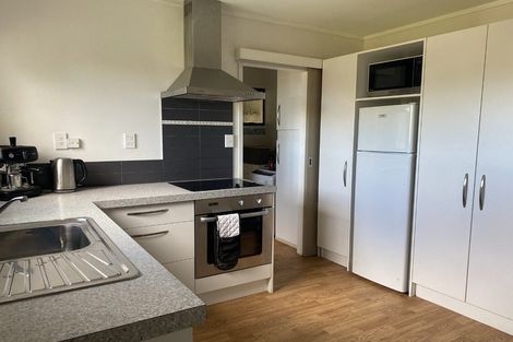 Photo of property in 31 Jellicoe Road, Murrays Bay, Auckland, 0630