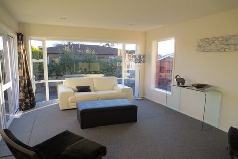 Photo of property in 3 Solway Avenue, Ilam, Christchurch, 8041