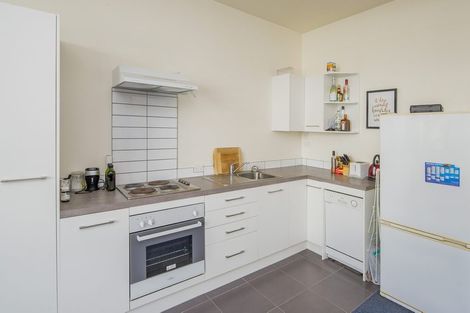 Photo of property in Endeavour Apartments, 20/125 Thorndon Quay, Pipitea, Wellington, 6011