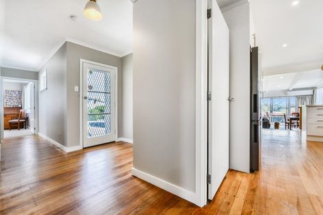 Photo of property in 100 Forest Lake Road, Forest Lake, Hamilton, 3200