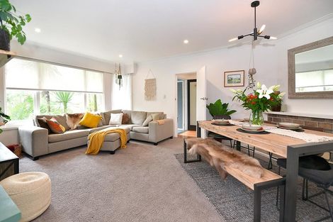 Photo of property in 16 Forrest Hill Road, Forrest Hill, Auckland, 0620
