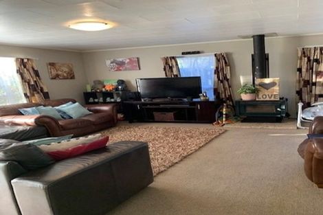 Photo of property in 9 St Catherine Crescent, West Harbour, Auckland, 0618