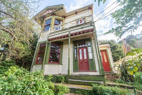 Photo of property in 90 Glenmore Street, Northland, Wellington, 6012