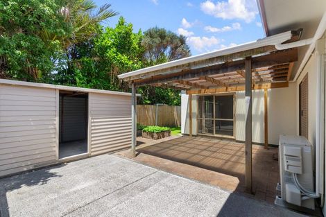 Photo of property in 1 Neta Grove, Henderson, Auckland, 0612