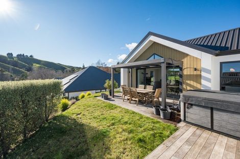 Photo of property in 10 Old Farm Road, Stoke, Nelson, 7011