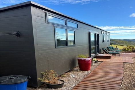 Photo of property in 77 Duffy Road, Waitakere, Henderson, 0782
