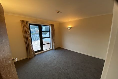 Photo of property in Endeavour Apartments, 6/125 Thorndon Quay, Pipitea, Wellington, 6011