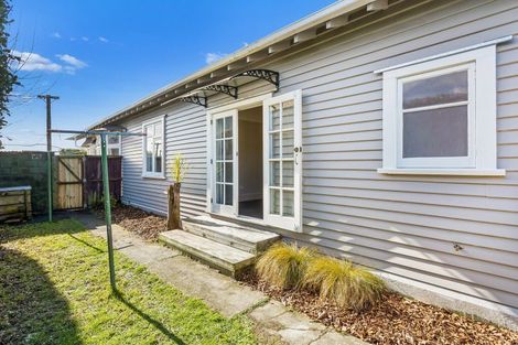 Photo of property in 2/24 North Avon Road, Richmond, Christchurch, 8013