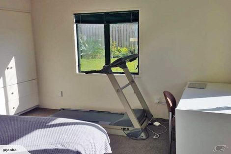 Photo of property in 80j Tirimoana Road, Te Atatu South, Auckland, 0602